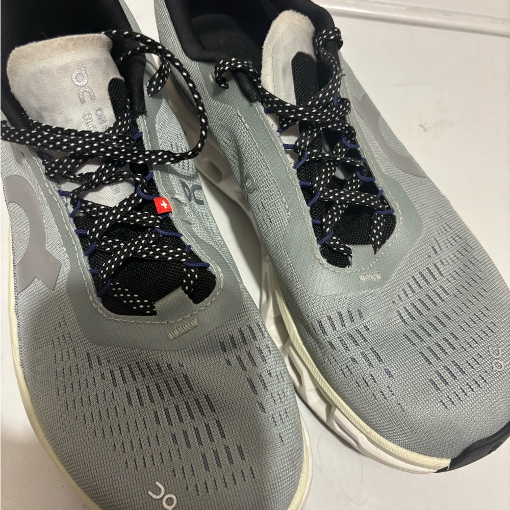 On Running light green running shoes